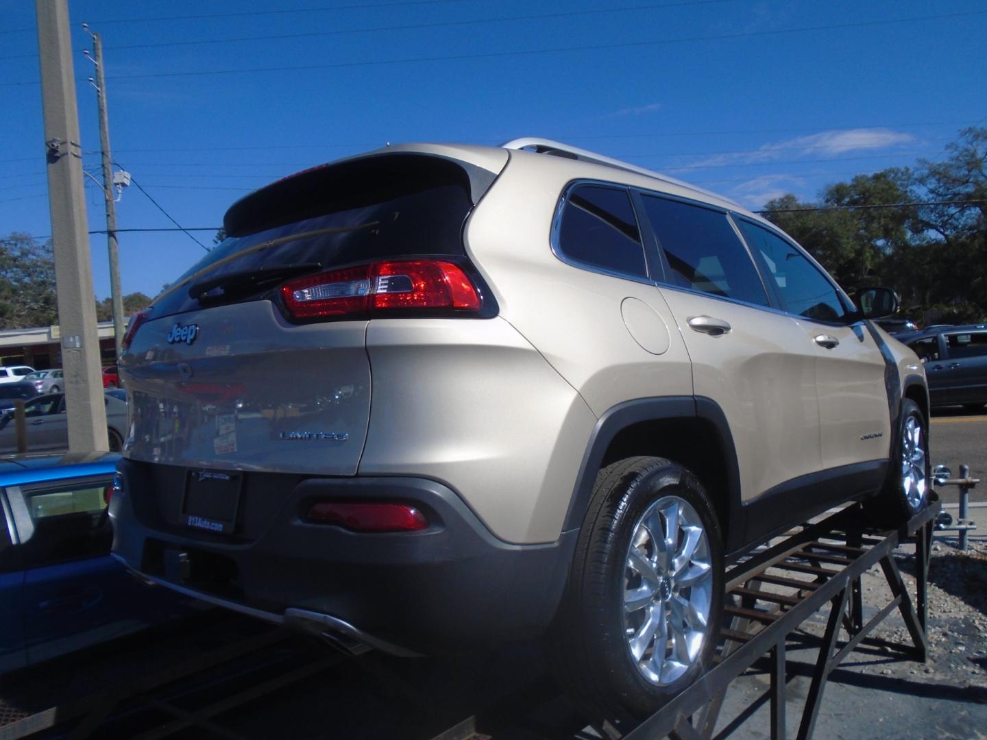 2014 Jeep Cherokee (1C4PJLDS7EW) , located at 6112 N Florida Avenue, Tampa, FL, 33604, (888) 521-5131, 27.954929, -82.459534 - Photo#3